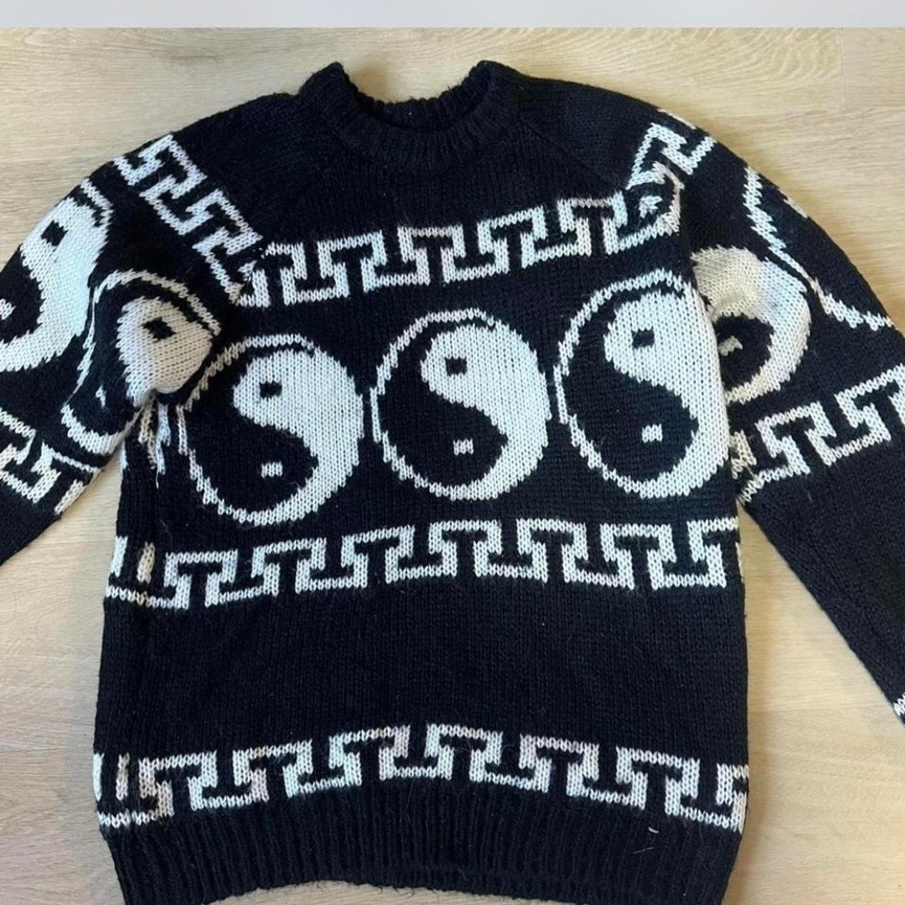 Urban Outfitters Yin & Yang Sweater‎